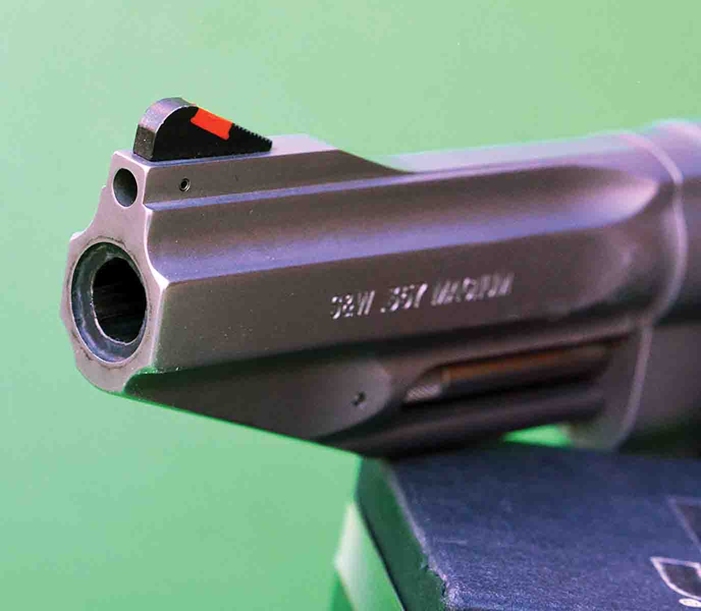 The S&W Model 627 features an interchangeable red insert front-sight blade.